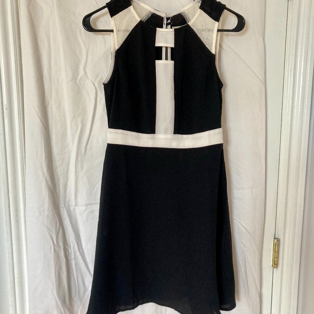 Sleeveless Black/White Dress | Size: S